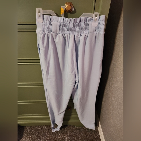 Cute paperbag pants never worn - Picture 3 of 14